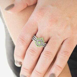 Fashion Stretch Band Ring